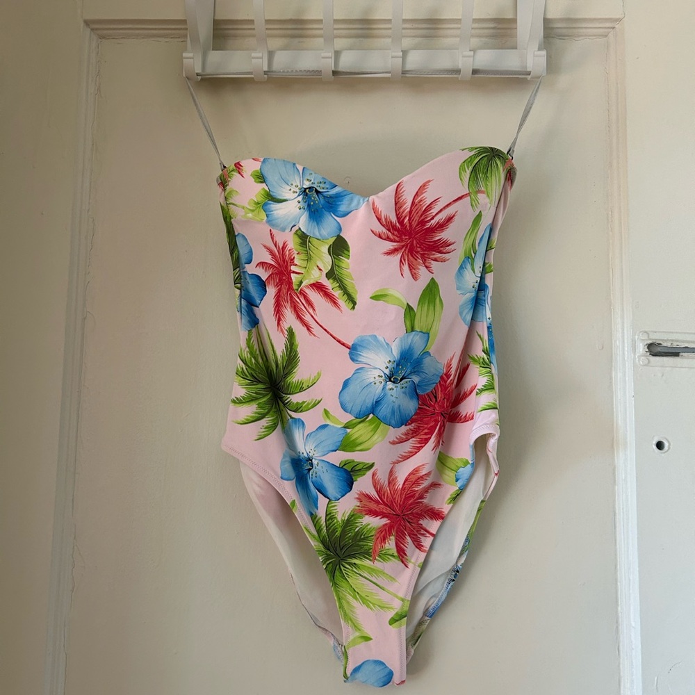 Authentic Dolce & Gabbana Pink Floral Women’s size large swimsuit nwot